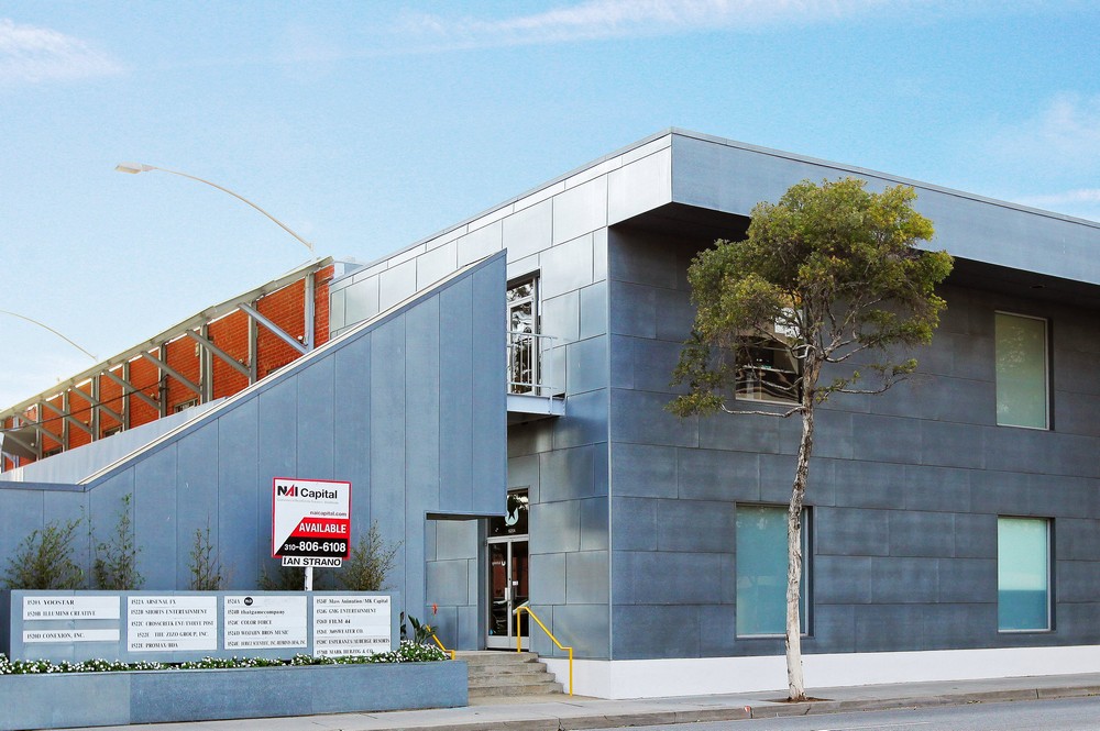 Modern copper-accented exterior
