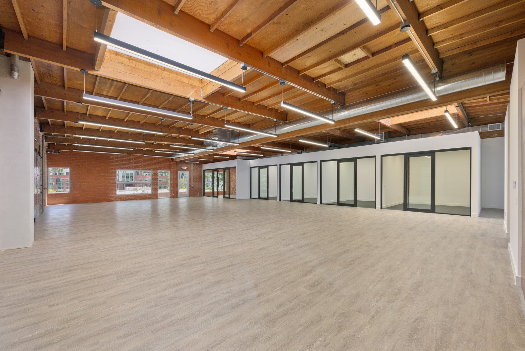 Suite 1524 F bow-truss creative loft